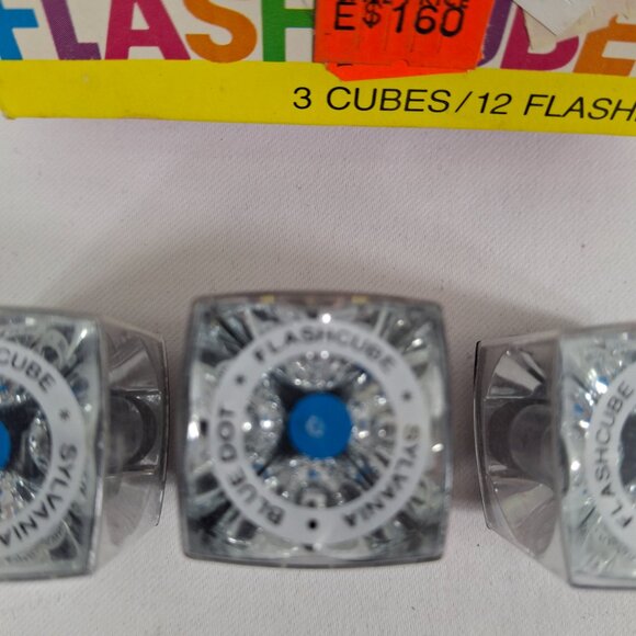 Vintage SYLVANIA Blue Dot Flash Cubes & Magicubes 9 Cubes/36 Flashes OriginalPkg - Picture 5 of 13